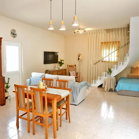 Elegant With Pool & Garden In Eleousis * Kalithies