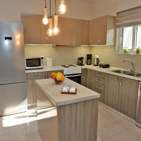 Elegant With Pool & Garden In Eleousis Villa Kalithies