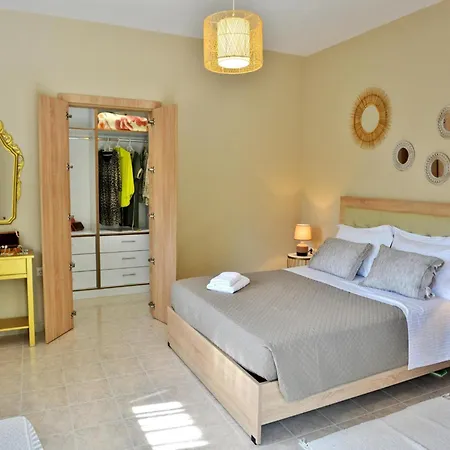 Elegant With Pool & Garden In Eleousis Villa Kalithies