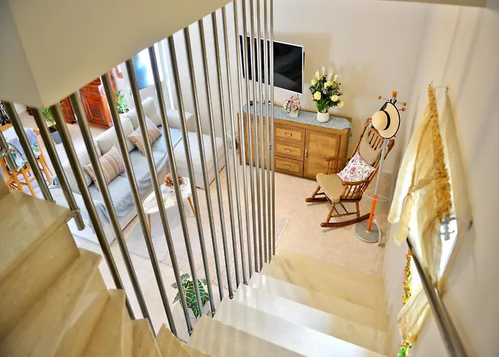 Elegant With Pool & Garden In Eleousis Villa Kalithies