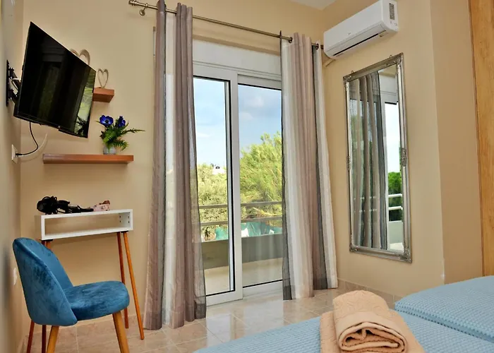 Elegant With Pool & Garden In Eleousis * Kalithies